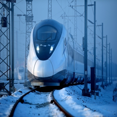 與青島四方機(jī)車廠攜手合作